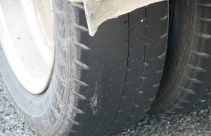 Vehículos que circulen con Gomas lisas serán sancionados