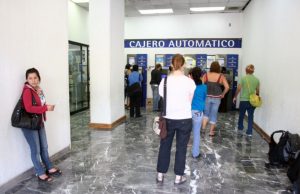 Bajo salarios de empleados hoteleros los obliga a endeudarse