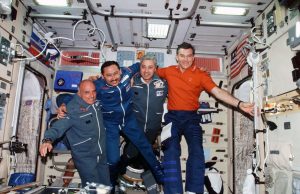 PRÓXIMO DESTINO TURÍSTICO: EL ESPACIO