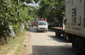 Grupo Lifestyle intenta invadir terreno de Costa Esmeralda con una turba de personas