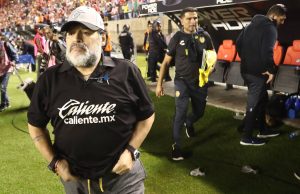 Por Salud Maradona se marcha de México