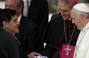 El papa Francisco recuerda con cariño al ídolo del futbol argentino