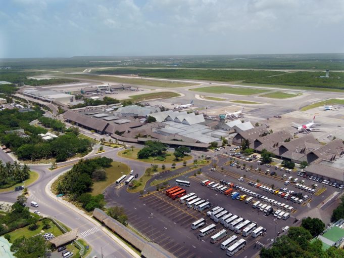 Subida en demanda de vuelos acelera expansión de aeropuertos en RD