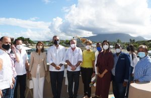 presidente Luis Abinader realizó un recorrido por el parque acuático Ocean World Adventure Park & Marina