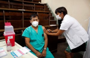 A pesar de la vacuna contagios siguen aumentando en los principales países