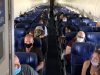 Los viajeros que se nieguen a usar una máscara en aeropuertos, en autobuses y estaciones de tren, enfrentaran multas hasta $ 1,500
