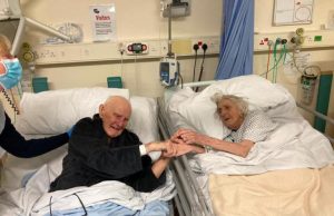 70 años casados y murieron de COVID-19 en el mismo hospital: su última foto juntos se volvió viral