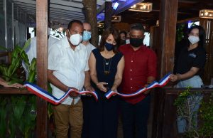 Autoridades participan en inauguración de Eleven Pop Bar & Restaurant en el malecón de Puerto Plata