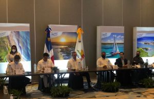 Gobierno y UBER firman acuerdo de entendimiento para operaciones Bávaro, Punta Cana