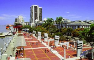 El sector del turismo en Ecuador plantea reinventarse o cerrar
