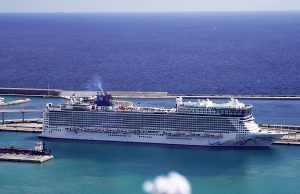 El Norwegian Epic de Norwegian Cruise Line ha vuelto a zarpar desde Barcelona