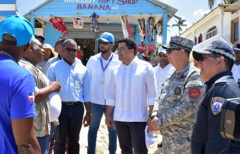 Ministro Turismo realiza recorrido por playas y balnearios en Semana Santa