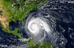 Tormenta tropical Alex se fortalece