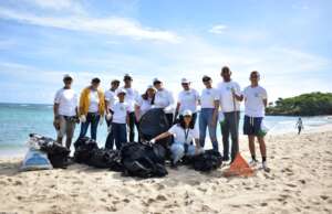 INFOTEP retira desechos de dos kilómetros de playa del malecón de Puerto Plata