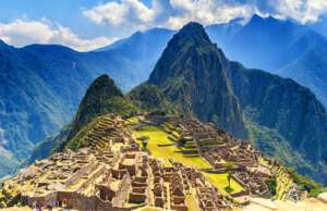 World Travel Awards premia a Chile y Perú por su liderazgo en el turismo mundial.