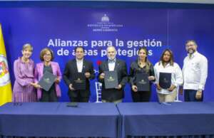 Medio Ambiente firma acuerdo de co-manejo para refuerzo en la gestión del Refugio de Vida Silvestre Bahía de Luperón