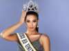 La Miss República Dominicana se destaca en traje de gala durante preliminar del Miss Universo