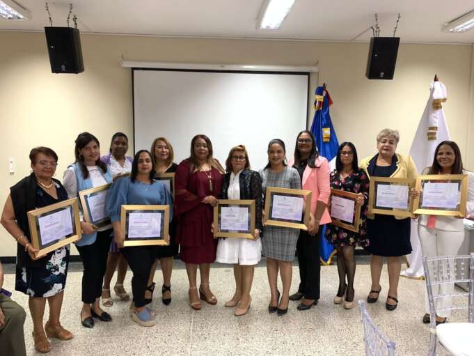 Educación Puerto Plata reconoce a varias mujeres meritorias, en la conmemoracion del Día Internacional de la Mujer