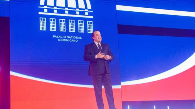 Ministro Paliza presenta primer Tour Virtual 360° del Palacio Nacional