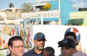 Eduardo Sanz Lovatón Yayo remoza la cancha Villa María en el sector Mejoramiento Social del Distrito Nacional