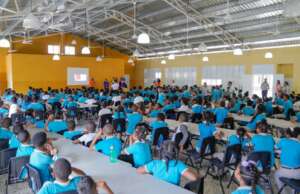 EDESUR dicta charla a 2,000 estudiantes sobre prevención de accidentes y ahorro de energía