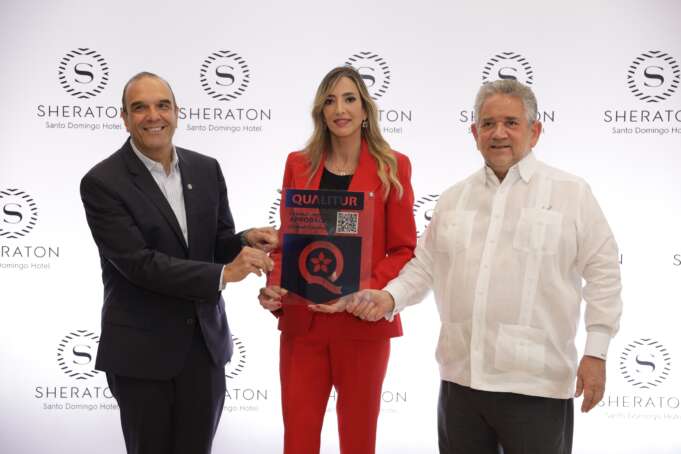 Ministerio de Turismo entrega certificación Qualitur al Hotel Sheraton.
