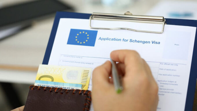 La Comisión Europea ha lanzado una nueva iniciativa para aumentar las tasas de solicitud de visados.