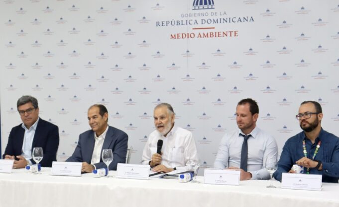Primera expedición científica busca declarar la cordillera Beata como área oceánica protegida.