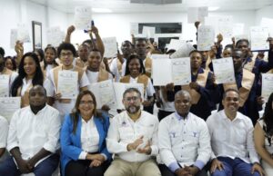 Certifican 144 guías ecoturísticos y guarda parques en Pedernales.