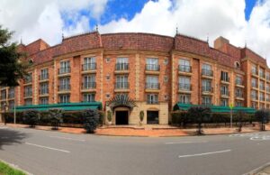 El hotel Windsor House en Colombia , implementará robots meseros impulsados por la IA.