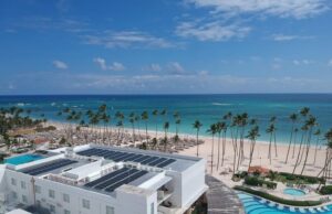 Paradisus Palma Real y el Consorcio Energético Punta Cana-Macao inauguraron una nueva planta fotovoltaica.