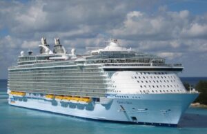 Pedernales recibe uno de los cruceros más grande del mundo con más de 8,600 personas a bordo