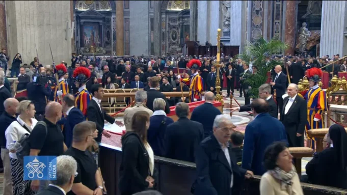 Líderes internacionales se reúnen en el funeral del papa Francisco, en una solemne ceremonia en la Plaza de San Pedro