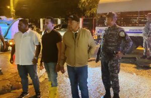 Alcalde Roquelito intensifica operativos de limpieza en sectores afectados de Puerto Plata.