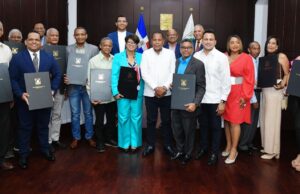 El Ayuntamiento de Puerto Plata entrega los Premios Manuel Hilario Castro Calcaño (Nelo) en reconocimiento a periodistas destacados