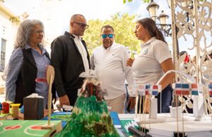 Alcalde Roquelito respalda Feria de Áreas Curriculares 2024-2025 en Puerto Plata