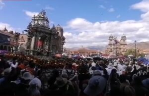 Miles de dominicanos participan en la celebración del Corpus Christi en Santo Domingo