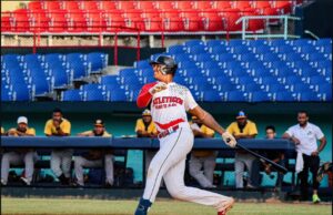Atléticos dejan en el terreno a Granjeros en inicio de pretemporada de béisbol