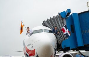 David Collado inaugura vuelo a Nueva York de Arajet