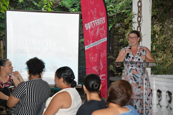 The Butterfly Effect regresa a Cabarete y hace un llamado a la participación femenina dominicana