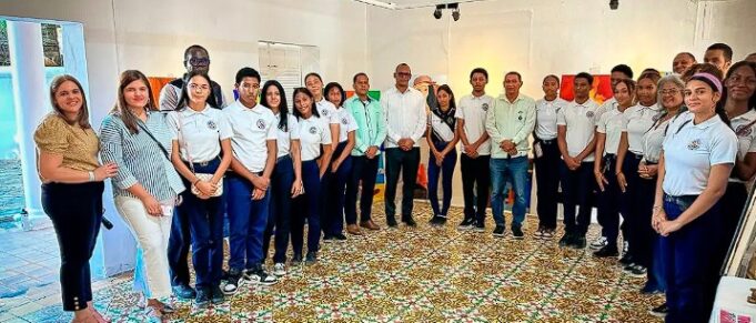 Estudiantes de la Dirección Regional 11 inauguran exposición de arte en la Casa de la Cultura de Puerto Plata
