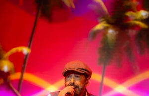 Juan Luis Guerra celebra su cumpleaños 68 preparando una gira por España en julio