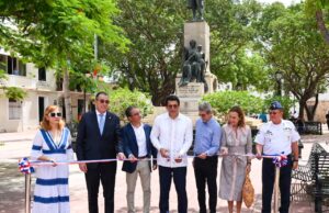 David Collado reinaugura el parque Duarte y deja abierta la icónica calle Las Mercedes en Ciudad Colonial.