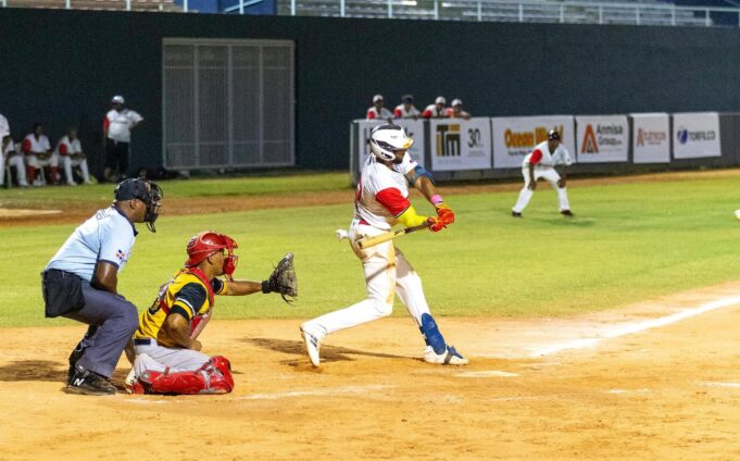 Atléticos blanquean a Granjeros en apertura Liga de Verano