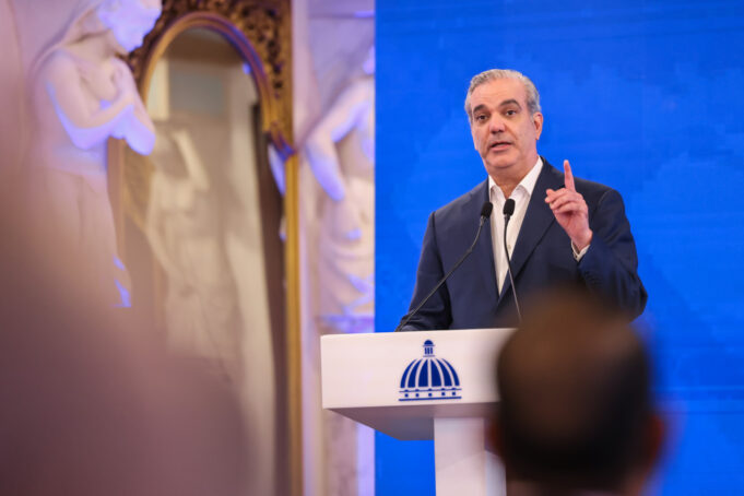 Gremios turísticos respaldan decisión del presidente Abinader de revisar el Proyecto de Ley de Residuos Sólidos