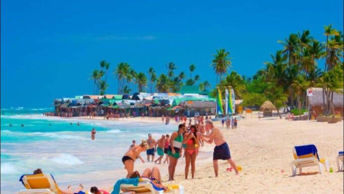República Dominicana proyecta ingresos récord de US$12,000 millones del turismo para 2025