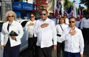 Alcalde Roquelito García resalta compromiso con la educación en inicio del Año Escolar 2025-2026 en Puerto Plata