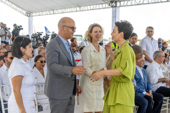Directora de AERODOM Mónika Infante resalta liderazgo de Igor Rodríguez en el sector aviación