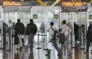 Visados electrónicos y biometría transforman la entrada de turistas en todo el mundo