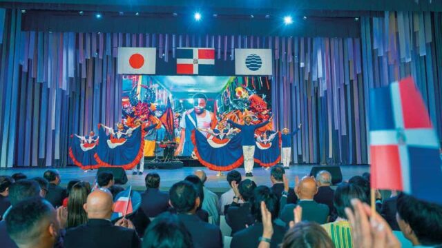 imagen-presentacion-artistica-dominicana-en-expo-osaka-2025-ec3312bd-focus-0-0-896-504